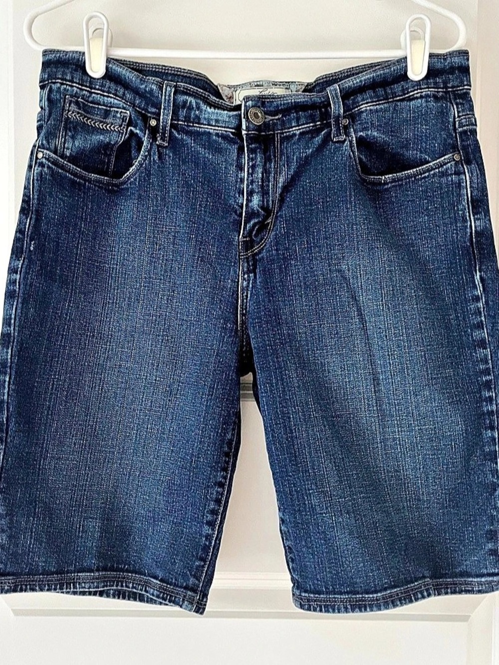 Levi's Dark Wash Denim Bermuda Shorts Women’s Size 12 Side Slits